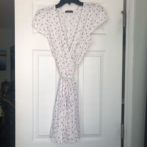 Brandy Melville front tie short sleeve rose dress